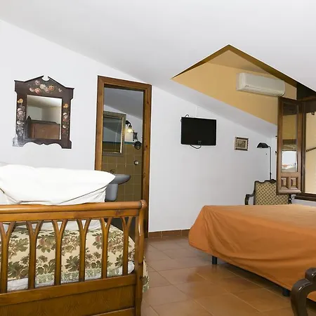 La Troje Oropesana Country house *